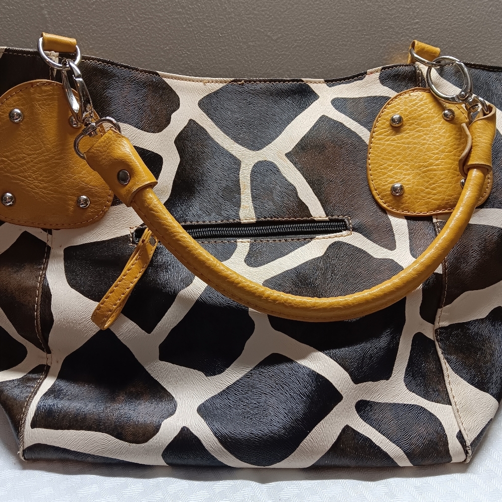 Stylish Giraffe Print Women's Bag with Yellow Accents